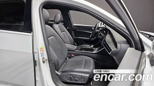 Audi A6 2021, фото 12