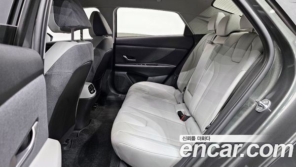 Hyundai Elantra 2022, фото 12