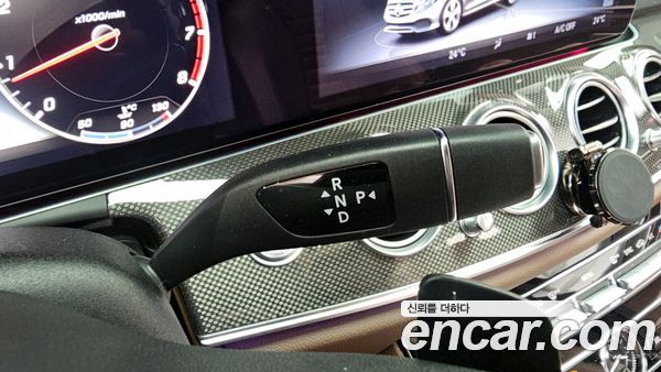 Mercedes-Benz E-Class 2020, фото 9
