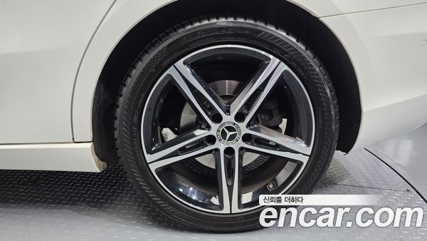 Mercedes-Benz A-Class 2020, фото 5