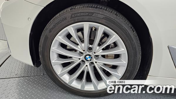 BMW 5 Series 2021, фото 5