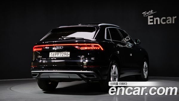 Audi Q8 2020, фото 2