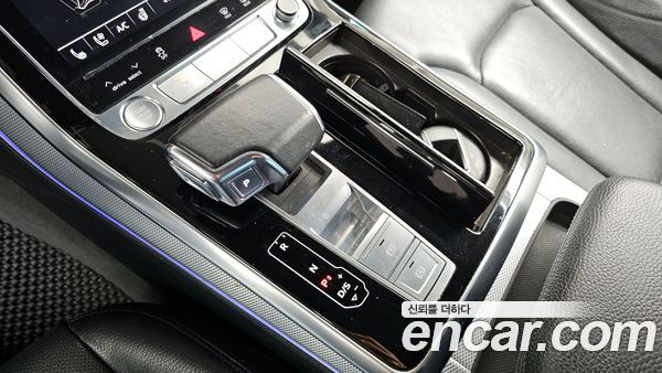 Audi Q8 2020, фото 9