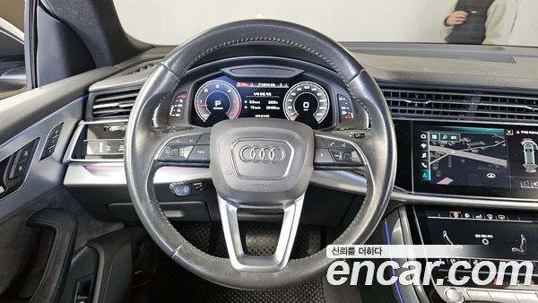 Audi Q8 2020, фото 13