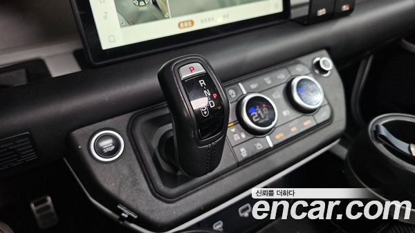 Land Rover Defender 2022, фото 9