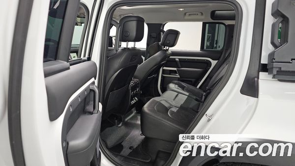 Land Rover Defender 2022, фото 20