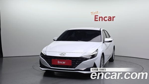 Hyundai Elantra 2022, фото 3