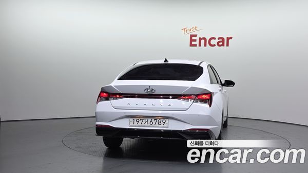 Hyundai Elantra 2022, фото 4
