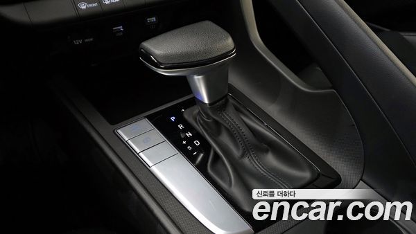 Hyundai Elantra 2022, фото 9