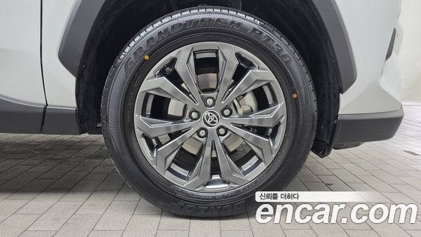 Toyota RAV4 2024, фото 5