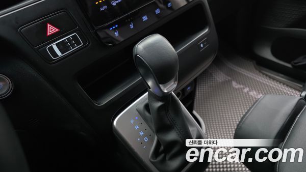 Hyundai Staria 2025, фото 9