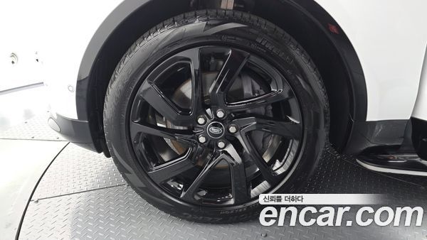 Land Rover Discovery 2023, фото 5