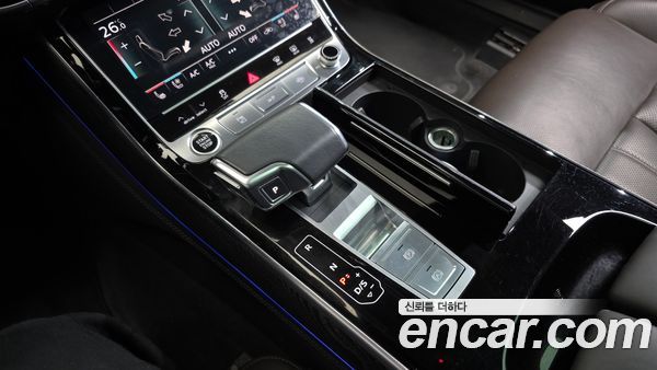 Audi A8 2023, фото 9