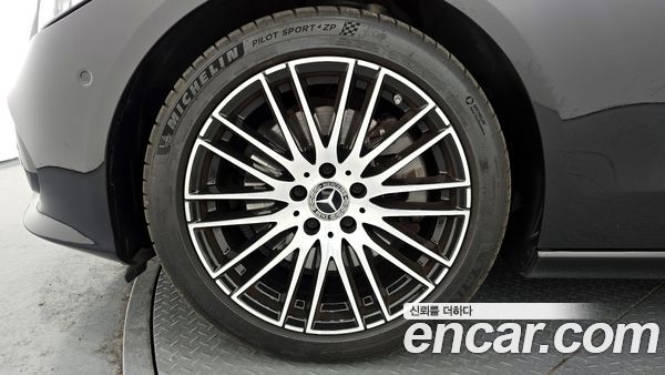 Mercedes-Benz C-Class 2024, фото 5