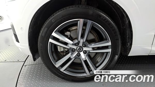 Volvo XC60 2021, фото 5