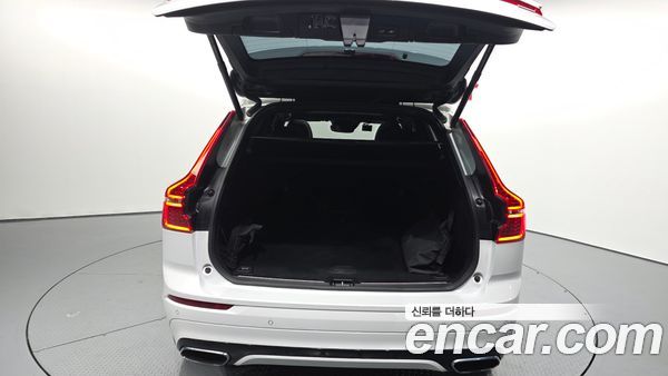 Volvo XC60 2021, фото 20