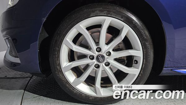 Audi A4 2023, фото 5