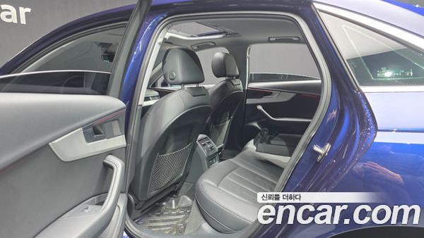 Audi A4 2023, фото 20