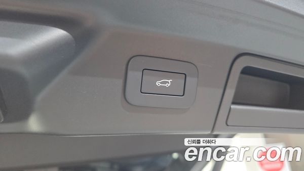 Land Rover Range Rover Velar 2025, фото 20