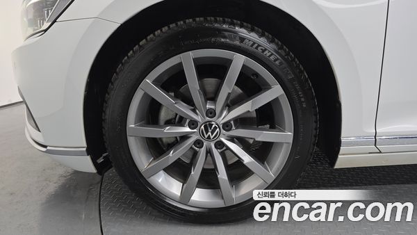 Volkswagen Passat 2022, фото 5