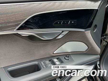 Audi A8 2023, фото 8