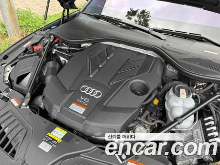 Audi A8 2023, фото 11