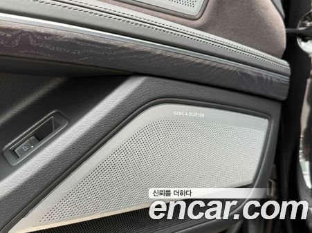 Audi A8 2023, фото 19