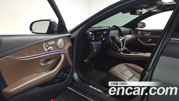 Mercedes-Benz E-Class 2021, фото 12