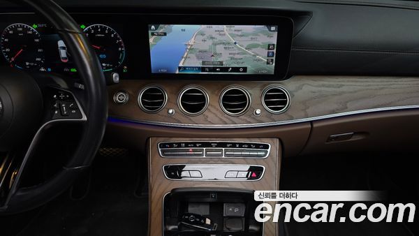 Mercedes-Benz E-Class 2021, фото 19