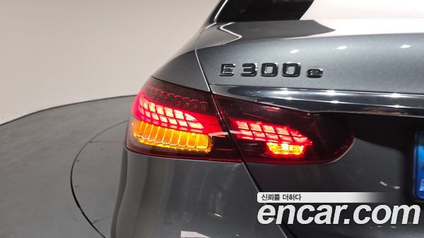 Mercedes-Benz E-Class 2021, фото 8
