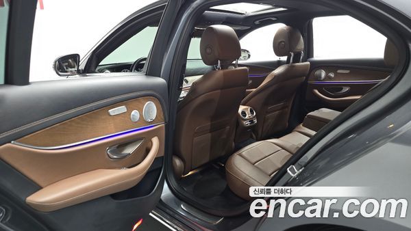 Mercedes-Benz E-Class 2021, фото 15
