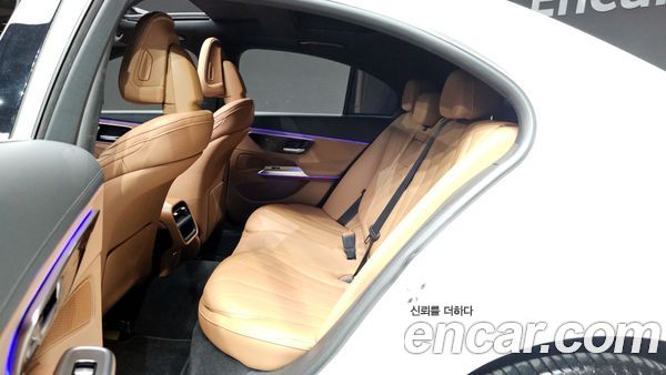 Mercedes-Benz E-Class 2024, фото 16