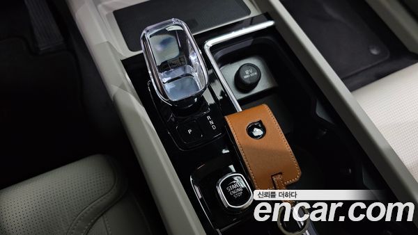Volvo XC60 2026, фото 11