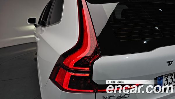 Volvo XC60 2026, фото 8