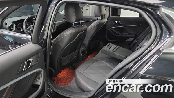 BMW 1 Series 2021, фото 16