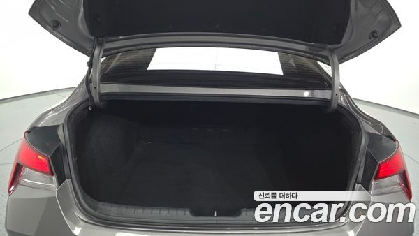Hyundai Elantra 2021, фото 20