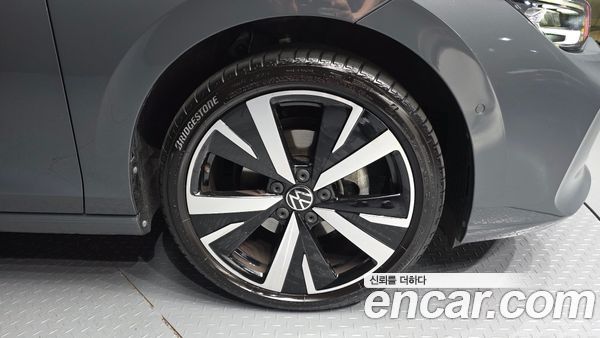 Volkswagen Golf 2025, фото 5