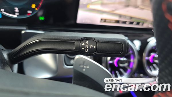 Mercedes-Benz GLB 2023, фото 9