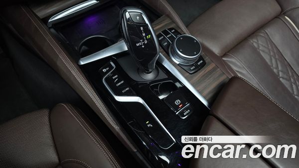 BMW 5 Series 2021, фото 9