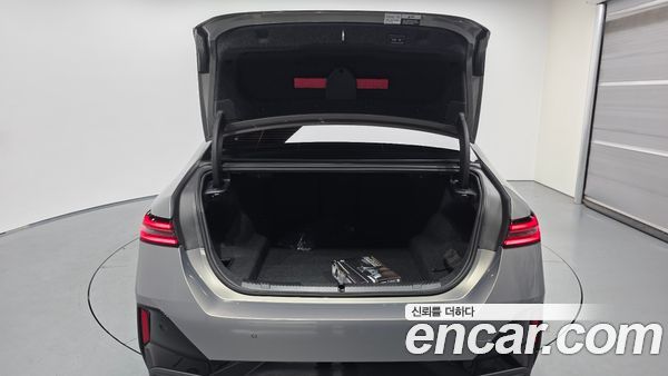 BMW 5 Series 2026, фото 20