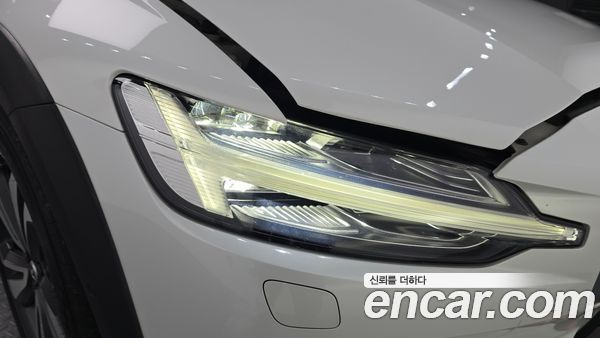 Volvo V60 2020, фото 7