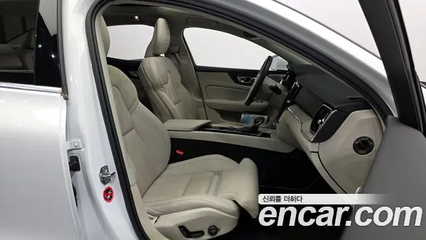 Volvo S60 2020, фото 16
