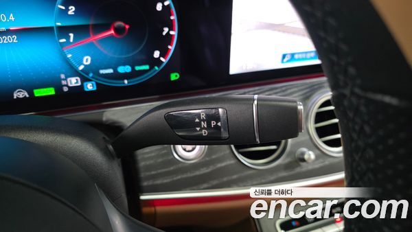 Mercedes-Benz E-Class 2021, фото 12