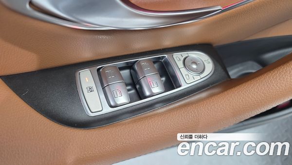 Mercedes-Benz E-Class 2021, фото 29