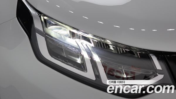 Land Rover Discovery Sport 2025, фото 8