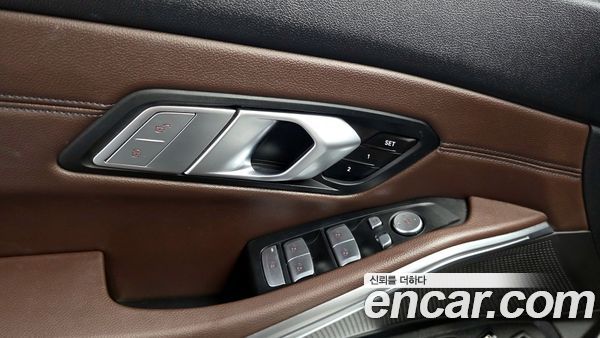 BMW 3 Series 2021, фото 31