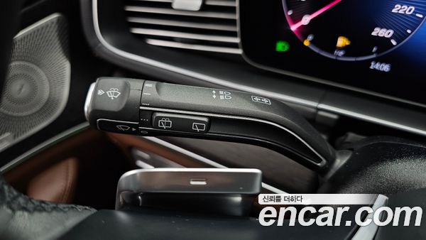 Mercedes-Benz GLE 2023, фото 31