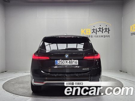 BMW 2 Series 2025, фото 4