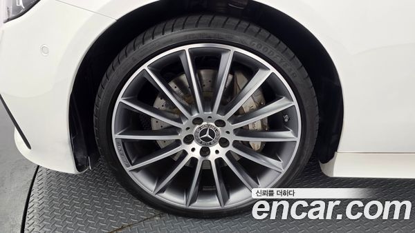 Mercedes-Benz E-Class 2023, фото 5