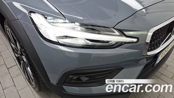 Volvo V60 2022, фото 8